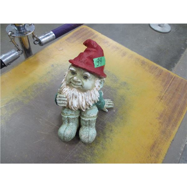 RELAXING ELF LAWN ORNAMENT