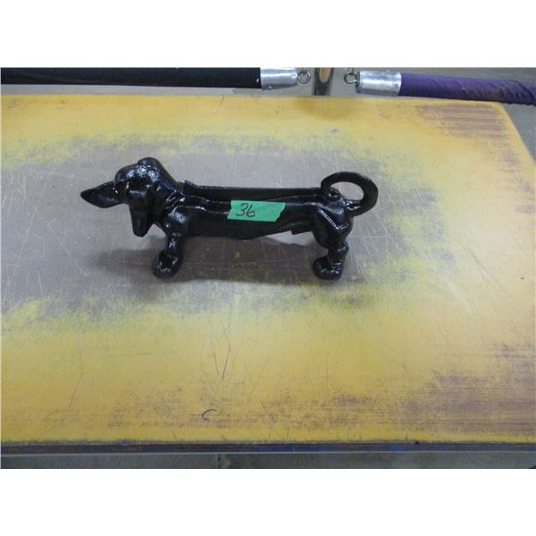 DASHOUND METAL BOOT CLEANER