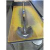 Image 1 : ESTATE:  LONG HANDLE ROUND POINT SHOVEL