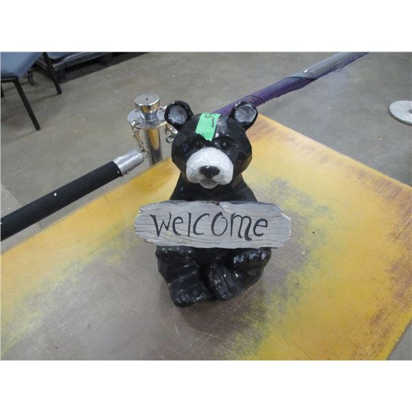 BEAR LAWN ORNAMENT WITH WELCOME SIGN