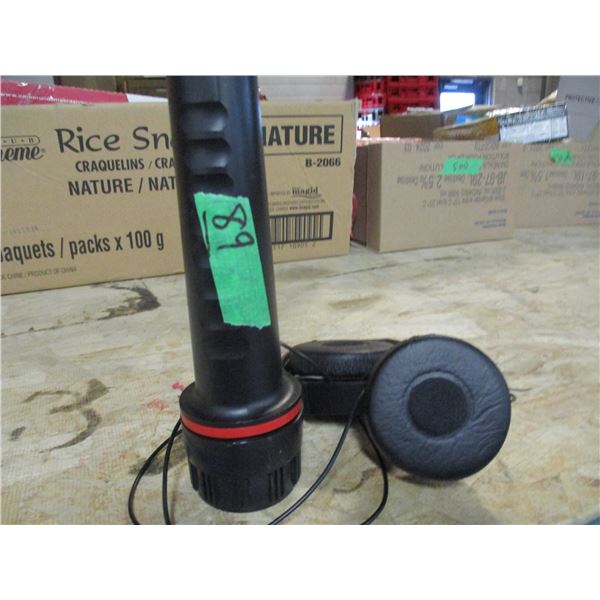 FLASH LIGHT & EAR PHONES