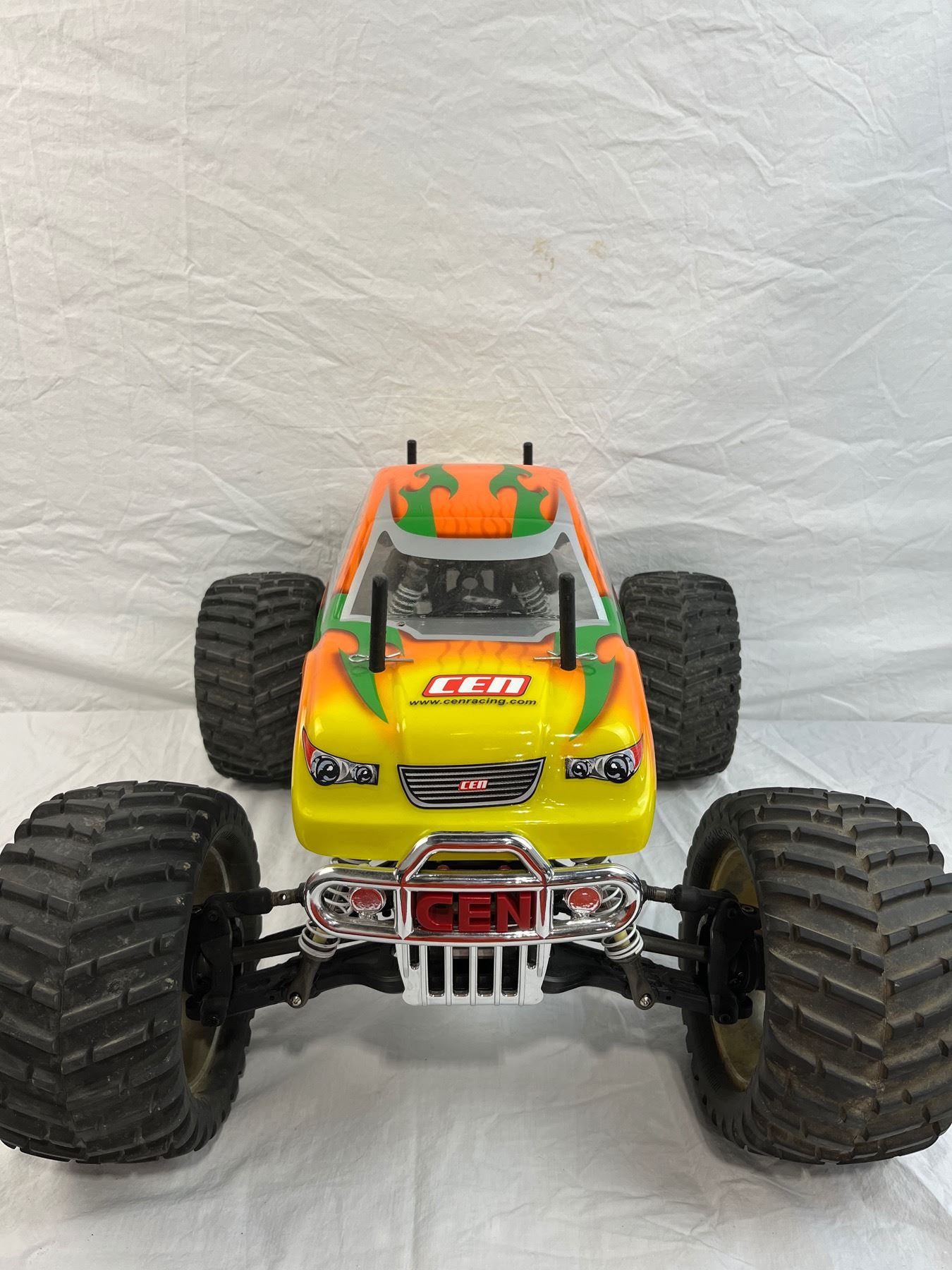 CEN Genesis 7.7 RC Truck