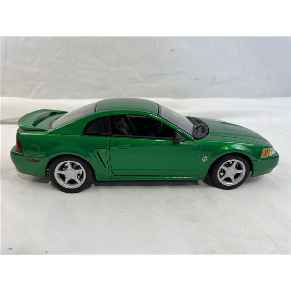 Maisto 1/18 scale die cast 1999 mustang GT