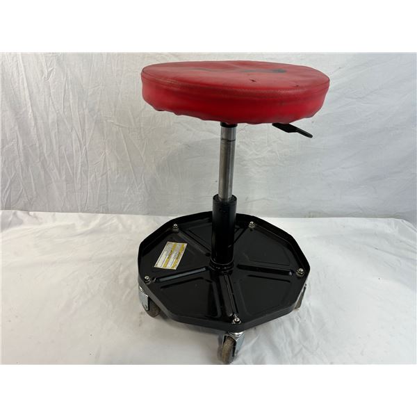 19" adjustable mechanics stool
