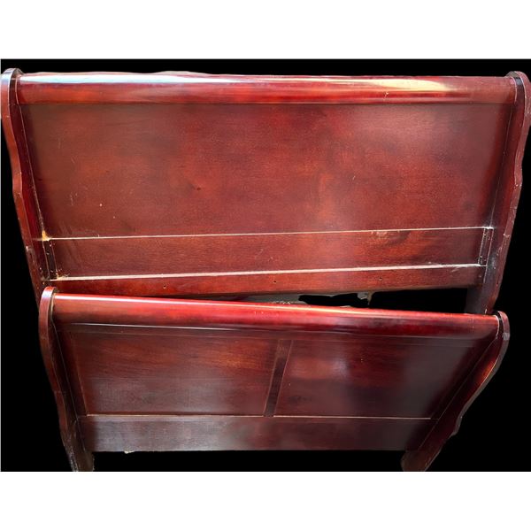 Set of wooden head and foot boards