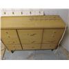 Image 2 : RETRO DRESSER
