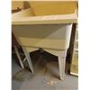 Image 1 : LAUNDRY SINKS