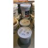 Image 1 : LATEX PAINT 5-GAL. MATCHING COLOUR: 'EXTRA WHITE'  (X4)
