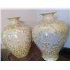 Image 2 : 3-PC. CREAM CERAMIC VASES (SEE PHOTOS.)