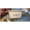 Image 3 : WHITE CERAMIC OVENWARE (2-CORNING WARE/3-ANCHOR FIRE KING)