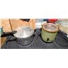 Image 1 : CROCKPOT AND PRESSURE COOKING POT