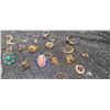Image 2 : LOT OF DRESS JEWLERY SOME AVON