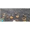 Image 3 : LOT OF DRESS JEWLERY SOME AVON