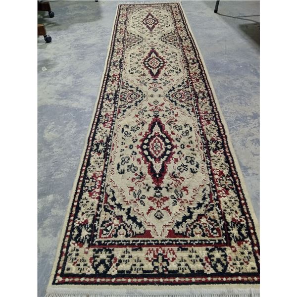 CANADIAN MADE HALL/BEDSIDE CARPET RUNNER (Approx: 60cm X 250cm) & HOME DÉCOR Assorted.