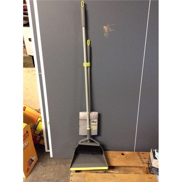 Deluxe stand and sweep set