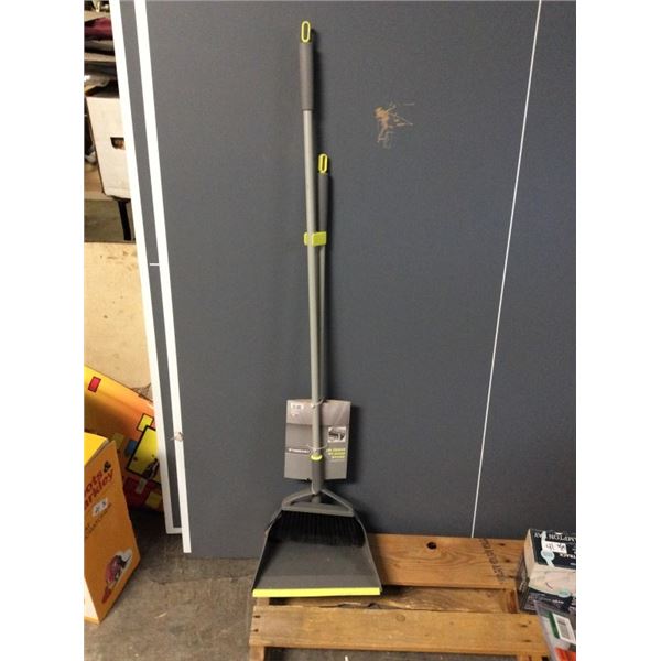 Deluxe stand and sweep set