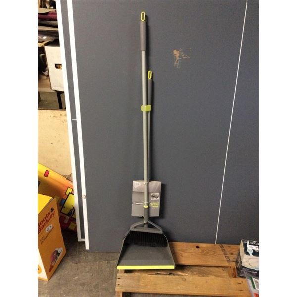 Deluxe stand and sweep set