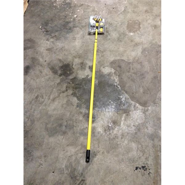 Commercial electric lightbulb changer kit with 11 inch adjustable pole