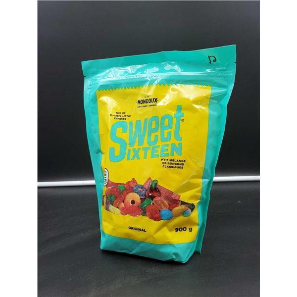 Sweet Sixteen Mix of Little Classic Candies 900g