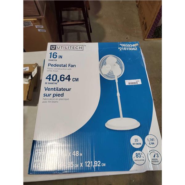 New Utilitech 16" White Stand up House Fan