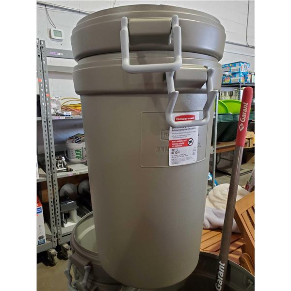 Rubbermaid Animal Stopper Refuse Container (32gl) no lid - Lot of 2