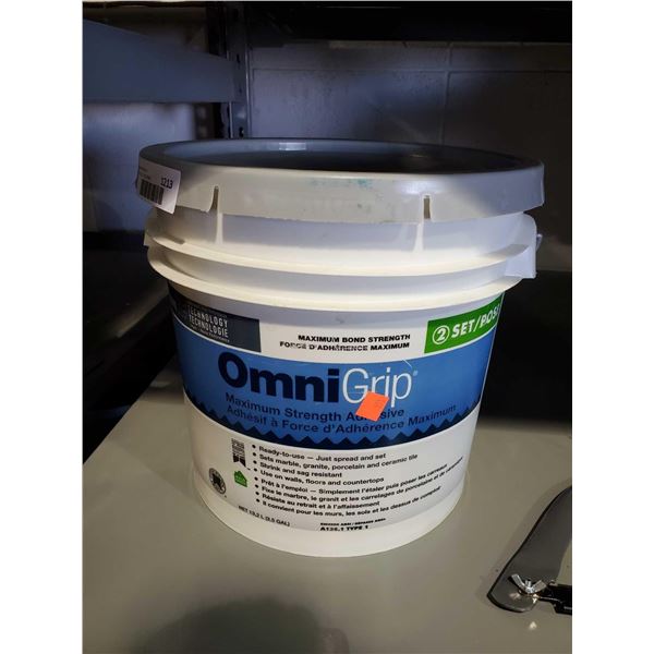 Omni Grip Floor and tile adhesive 3.5 gallon