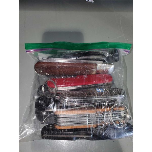 Lot of Assorted Pocket Knives