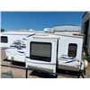 Image 10 : 2006 KEYSTONE 26FT 5TH WHEEL HOLIDAY TRAILER - ESTATE