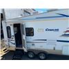 Image 5 : 2006 KEYSTONE 26FT 5TH WHEEL HOLIDAY TRAILER - ESTATE