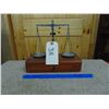 Image 1 : Scales