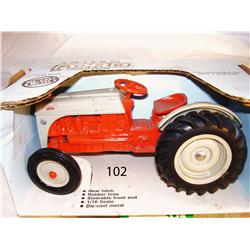 Ertl   - Ford 8N                                       #843  
