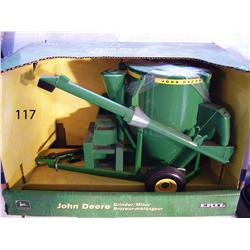 Ertl   - John Deere Grinder Mixer              #5002 