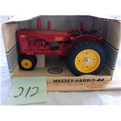 Ertl   - Massey Harris     44                              #1133