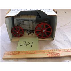 Ertl   - Fordson Tractor /Steel          6"                #804