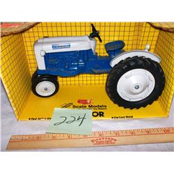 Scale Model - Ford 4000                          10"                10400