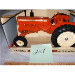 Ertl   - Allis Chalmers D-19      10"                      #2220