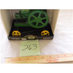 Ertl   - John Deere Model E, Vintage Gas Engine 6"#4350
