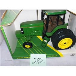 Ertl   - John Deere 7800 row Crop w/Duals 12"      #5627CA
