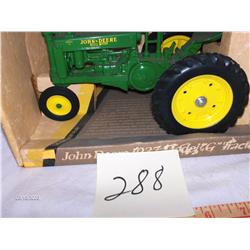 Ertl   - John Deere Model G 8"                               #548