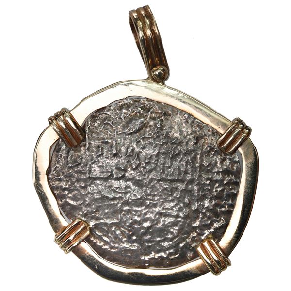 Potosi, Bolivia, cob 8 reales, Philip III, assayer Q, Grade 4, ex-Atocha (1622), mounted in 14K gold