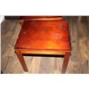 Image 3 : Wood end tables (2) 19" x 19"
