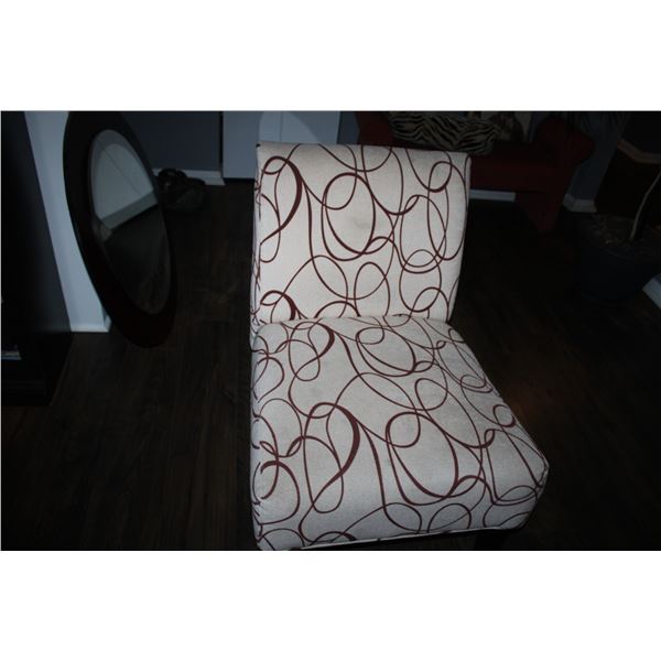 Accent chair 32" x 23"