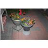 Image 1 : Two outdoor planters