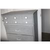 Image 2 : 28" W x 16" D x 46" T - Dresser
