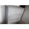 Image 5 : 28" W x 16" D x 46" T - Dresser
