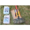 Image 1 : Windshield washer fluid and tire/car scrubbing gear