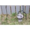 Image 3 : Mosquito trap (with new replacement bulbs), 7' metal stand