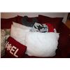 Image 3 : Various pillows, pillow inserts, pillow covers