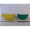 Image 1 : (2) Pyrex Mixing Bowls