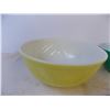 Image 2 : (2) Pyrex Mixing Bowls